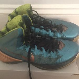 Nike Kyrie id hyper dunks size 12